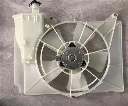 Вентилятор радиатора в сборе для Toyota VIOS 02-03 YARIS VITZ 00-04 16711-21030
